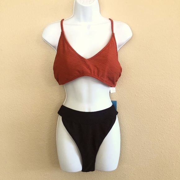 Cupshe Texturized Criss Cross Self Tie Spaghetti Straps Cheeky Bikini Swim Set - Picture 1 of 16